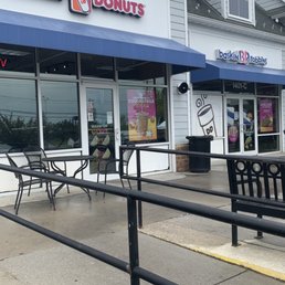 Store Front ( Yes "ice cream fiends"--there's a Baskin here too.) Store Front ( Yes "ice cream fiends"--there's a Baskin here too.)