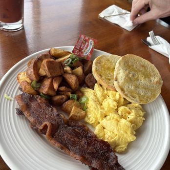 The Loft Restaurant & Bar - Traditional breakfast - Seafood Near Me - Bandon, Oregon The Loft Restaurant & Bar - Traditional breakfast - Seafood Near Me - Bandon, Oregon