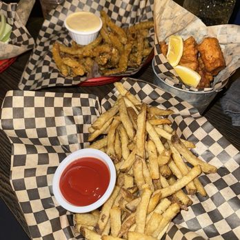 Flamingo Lounge - Underwhelming food.. - Lounges Near Me - Seward, Alaska