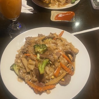 Thai Haru - Pad See-Ew Noodle. (Beef) - Sushi Bars Near Me - West Palm Beach, Florida Thai Haru - Pad See-Ew Noodle. (Beef) - Sushi Bars Near Me - West Palm Beach, Florida