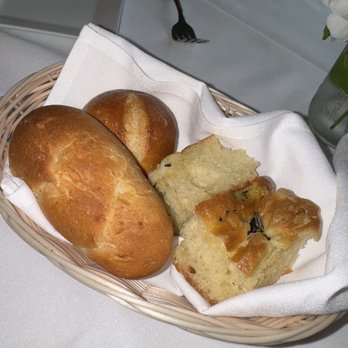 Fresh Restaurant - Assorted warm fresh baked breads - New American Near Me - Highlands, New Jersey