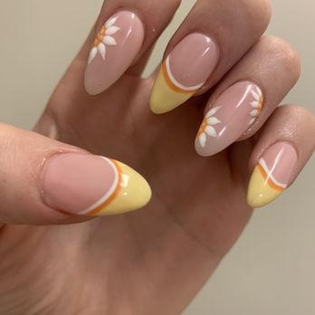 Ara Spa - Nail Salons Near Me - Davis, California