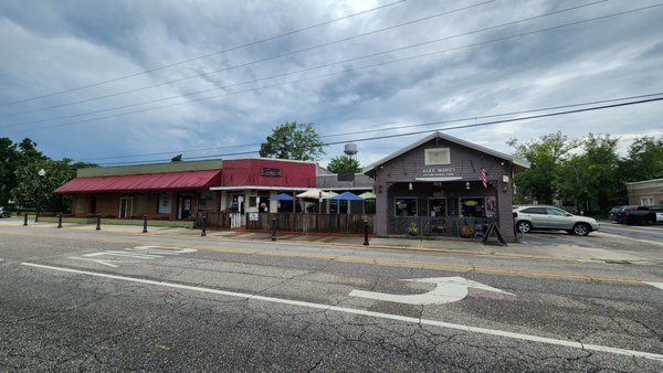 Manci's Antique Club by null