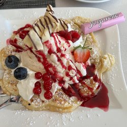 Eiscafé Eiswürfel - Frische Waffeln