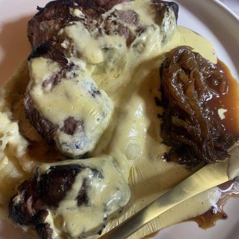 Blue Pearl Staten Island - Filet Mignon with a Bearnaise sauce - Seafood Near Me - Staten Island, New York Blue Pearl Staten Island - Filet Mignon with a Bearnaise sauce - Seafood Near Me - Staten Island, New York