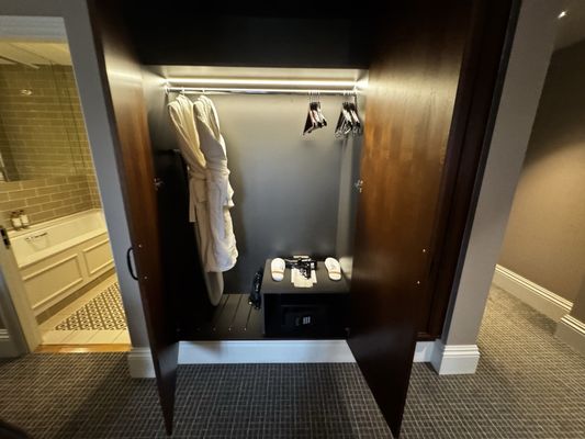 Mount Juliet Estate, Autograph Collection by null