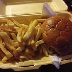 Bacon and cheese burger with chips