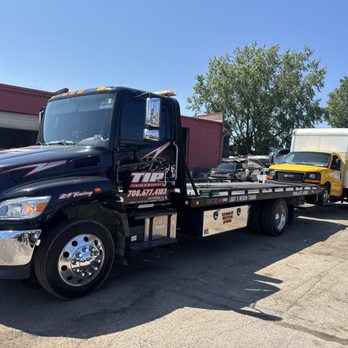 Tip Towing & Recovery - Towing Near Me - Robbins, Illinois Tip Towing & Recovery - Towing Near Me - Robbins, Illinois
