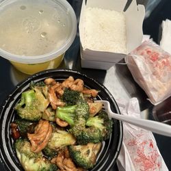 Shrimp 24. Shrimp with Broccoli Lunch Special