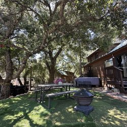 Oak Knoll Campground - Plenty of picnic tables!