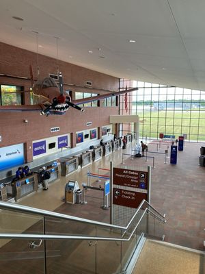 Kalamazoo/Battle Creek International Airport by null