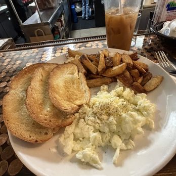 Bacon N Beanz - Meeny - Breakfast & Brunch Near Me - Woonsocket, Rhode Island
