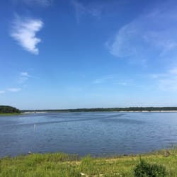 Mark Twain Memorial State Park - Beautiful, quiet lake. The rocks that lined the shore were picturesque.