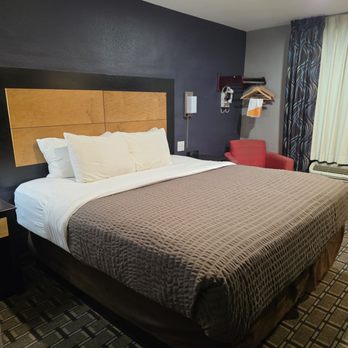 Quality Inn Denton - Bwd seems okay sheets are clean but pillowcases are dingy.. - Hotels Near Me - Denton, Texas Quality Inn Denton - Bwd seems okay sheets are clean but pillowcases are dingy.. - Hotels Near Me - Denton, Texas