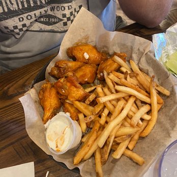 Beef 'O' Brady's - Traditional Wing Basket - Pubs Near Me - Brandon, Florida