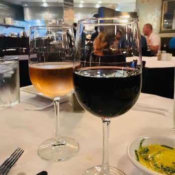 Gianni's Cafe - Wine - Italian Near Me - Kildeer, Illinois