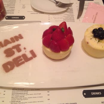 Main St. Deli - Strawberry cheesecake and blueberry white chocolate cheesecake - American Near Me - Hong Kong, HK