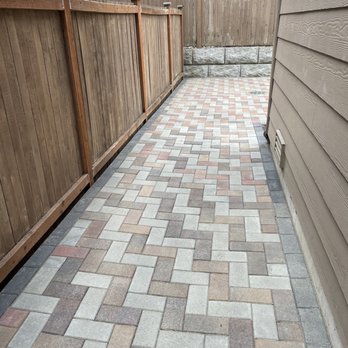 Aguayo General Contractor - Finished side path from back to front drive - Landscaping Near Me Aguayo General Contractor - Finished side path from back to front drive - Landscaping Near Me
