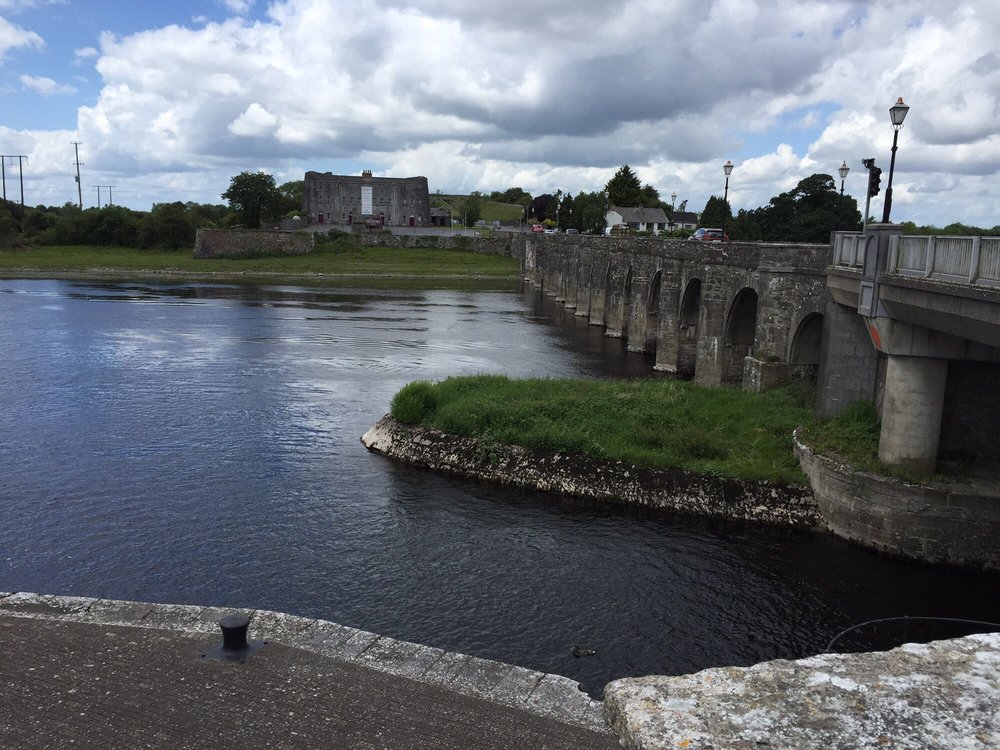 LUKER’S PUB Updated October 2024 10 Reviews Main St