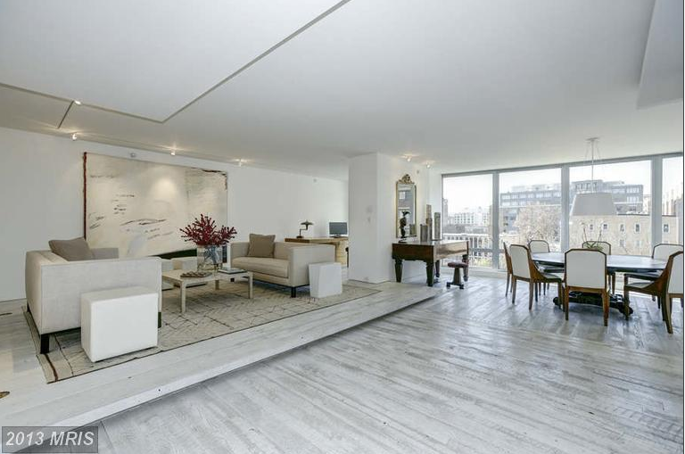 BETH BORENSTEIN COMPASS Open for Business 5471 Wisconsin Avuenue