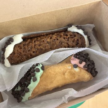 Mike’s Pastry - Cannolis - Bakeries Near Me - Boston, Massachusetts Mike’s Pastry - Cannolis - Bakeries Near Me - Boston, Massachusetts