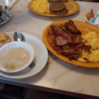 Moonlite Diner - Meat lovers Breakfast - Diners Near Me - Hollywood, Florida