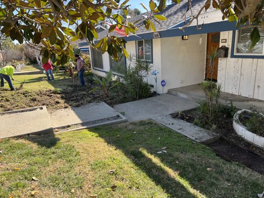 Driveway concrete - Aloha concrete remodel this customer house backyard back in 2020 now they hire us again to remodel there front yard thank you Denise and Dennis for hire Aloha concrete again.