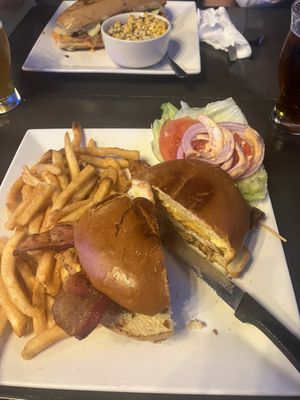 Birdies Sports Bar & Grill by null