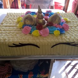 Pastelería Abundancia - Pastel en forma de unicornio