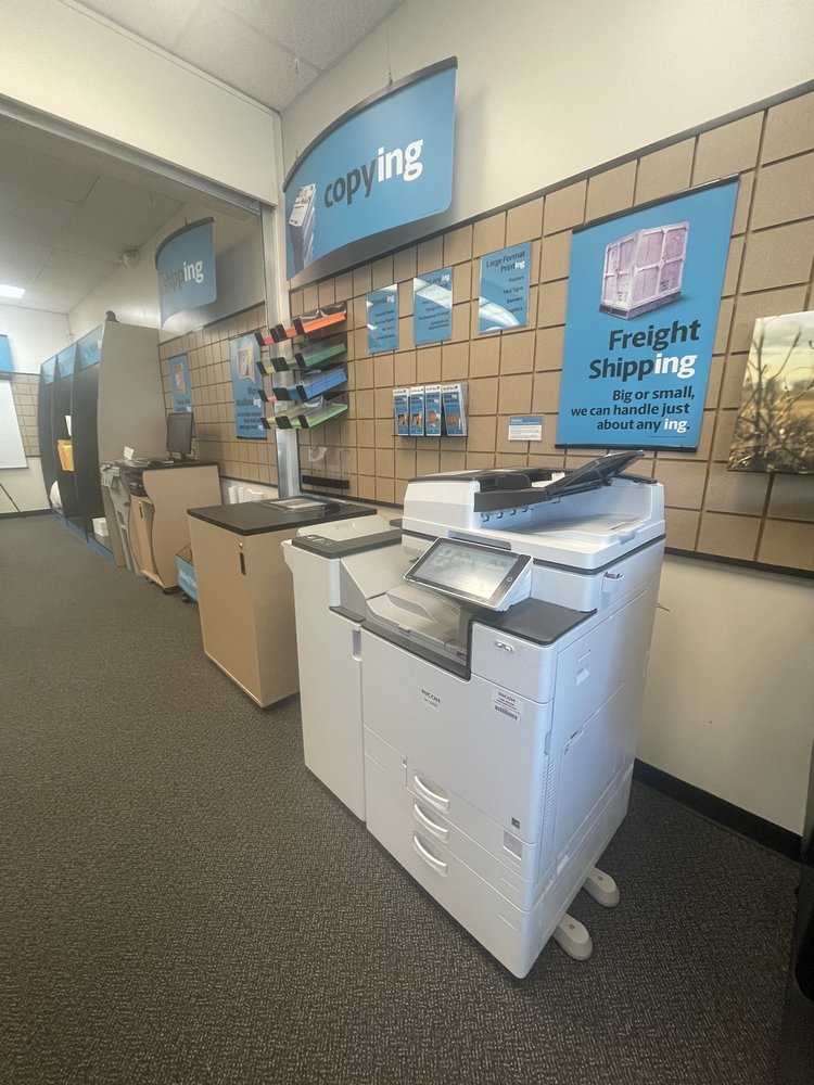 THE UPS STORE 21 Photos 1769 Lexington Ave N, Roseville, Minnesota