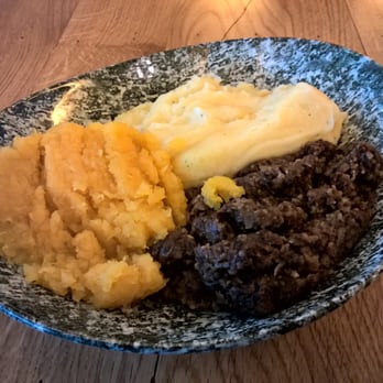 The Standing Order - Haggis, neeps and tatties. Sadly, no whisky sauce. - Pubs Near Me - Edinburgh, EDH The Standing Order - Haggis, neeps and tatties. Sadly, no whisky sauce. - Pubs Near Me - Edinburgh, EDH