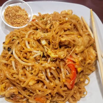 Sakura #16 - Winchester - Chicken Pad Thai - Asian Fusion Near Me - Winchester, Virginia