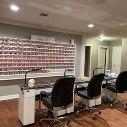 Broadmoor Nails and Spa