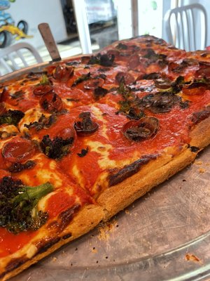 Junior's Pizza by null