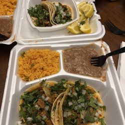El Paisa - Taco plate Al pastor beef fajita and tripa on corn tortilla