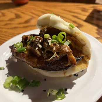 Roc N Ramen - Single Oxtail Bun - Ramen Near Me - New Rochelle, New York