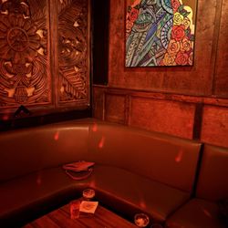 Room 389 - Nice corner nook great for a date or hanging with friends