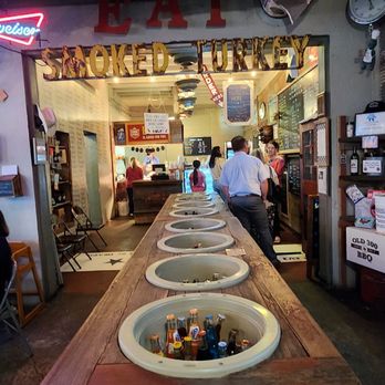 Old 300 BBQ - Counter where you order - Barbeque Near Me - Blanco, Texas