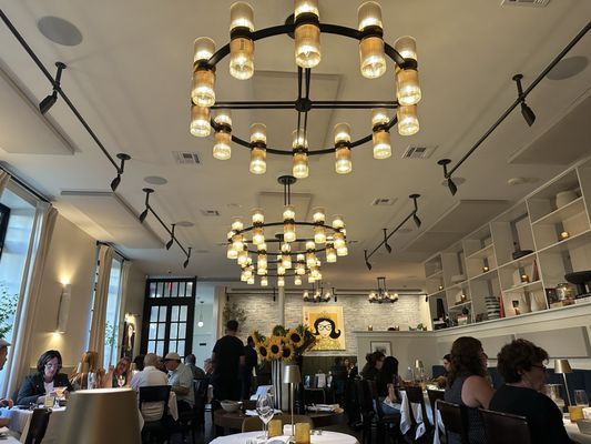 Elaine's Restaurant and Bar by null