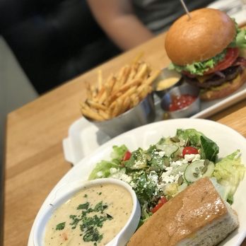 Earls Kitchen + Bar - New American Near Me - Somerville, Massachusetts