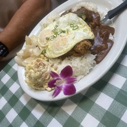 Cinnamon's Restaurant - Fried chicken loco moco
