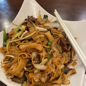 Local Cafe - Beef Chow Fun - Chinese Near Me - Cupertino, California Local Cafe - Beef Chow Fun - Chinese Near Me - Cupertino, California