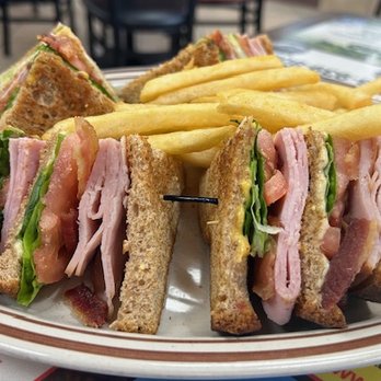 Mom's Family Diner - Diners Near Me - Broken Arrow, Oklahoma Mom's Family Diner - Diners Near Me - Broken Arrow, Oklahoma