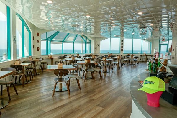 Broad Street Oyster Company by null