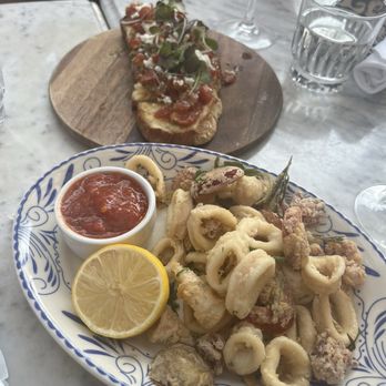 Cafe Fiorello - Fried Calamari - Italian Near Me - New York, New York Cafe Fiorello - Fried Calamari - Italian Near Me - New York, New York