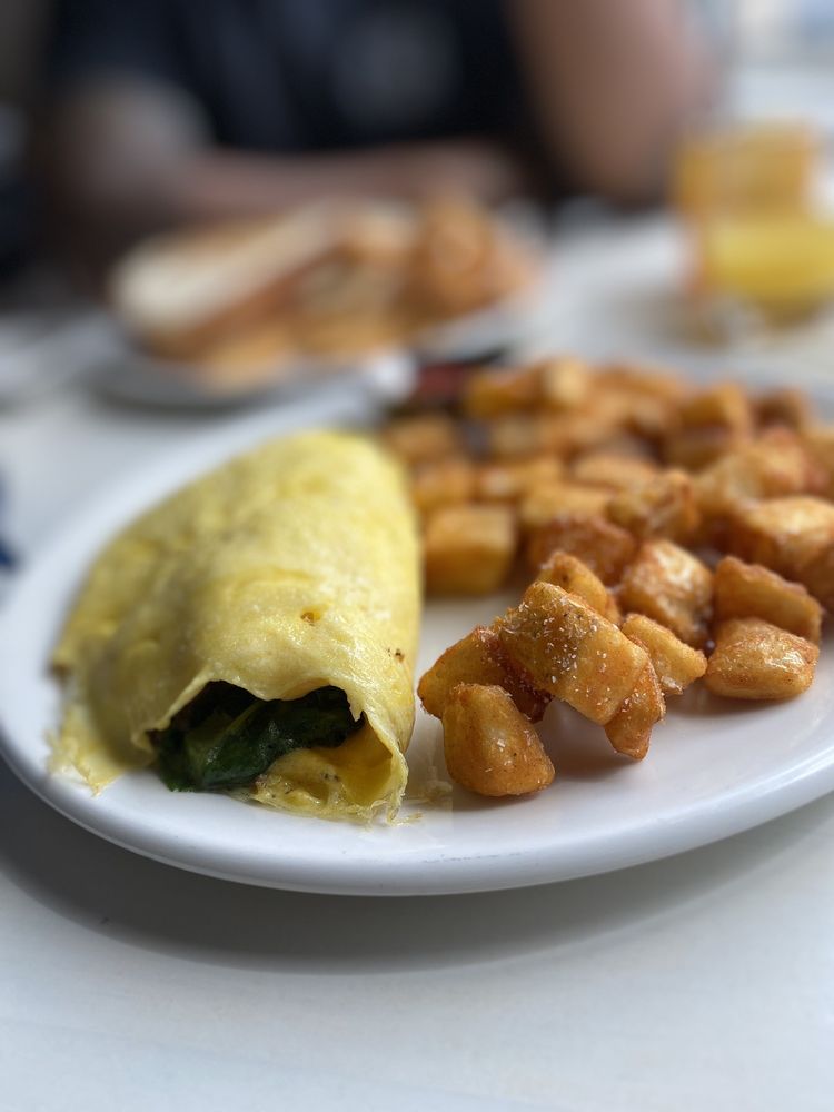 SAUCE ITALIAN AMERICAN KITCHEN Updated September 2024 101 Photos & 46 Reviews 352 S