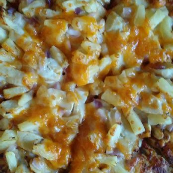 Strongman Pizza - The Islander pizza, no bacon or sausage add chicken, onions and garlic. - Pizza Near Me - Redlands, California