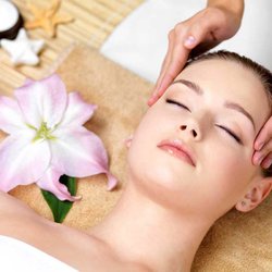 Aakriti threading and wax bar