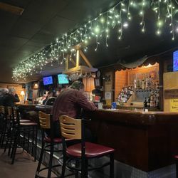 Geno's Sports Bar And Grill - Bar area