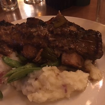 Obsidian Dining Room - Bison Short Ribs - American Near Me - Yellowstone National Park, Wyoming Obsidian Dining Room - Bison Short Ribs - American Near Me - Yellowstone National Park, Wyoming